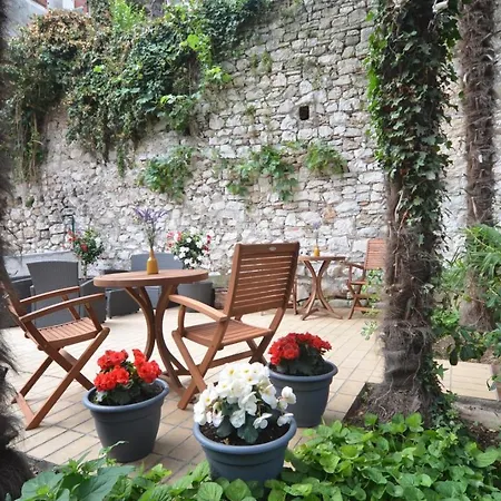 Old Town Svalba House *